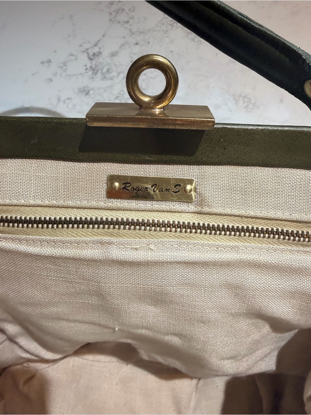 Vintage 1960s Olive Green Pebbled Leather Handbag | Gold Hardware - Picture 4 of 11